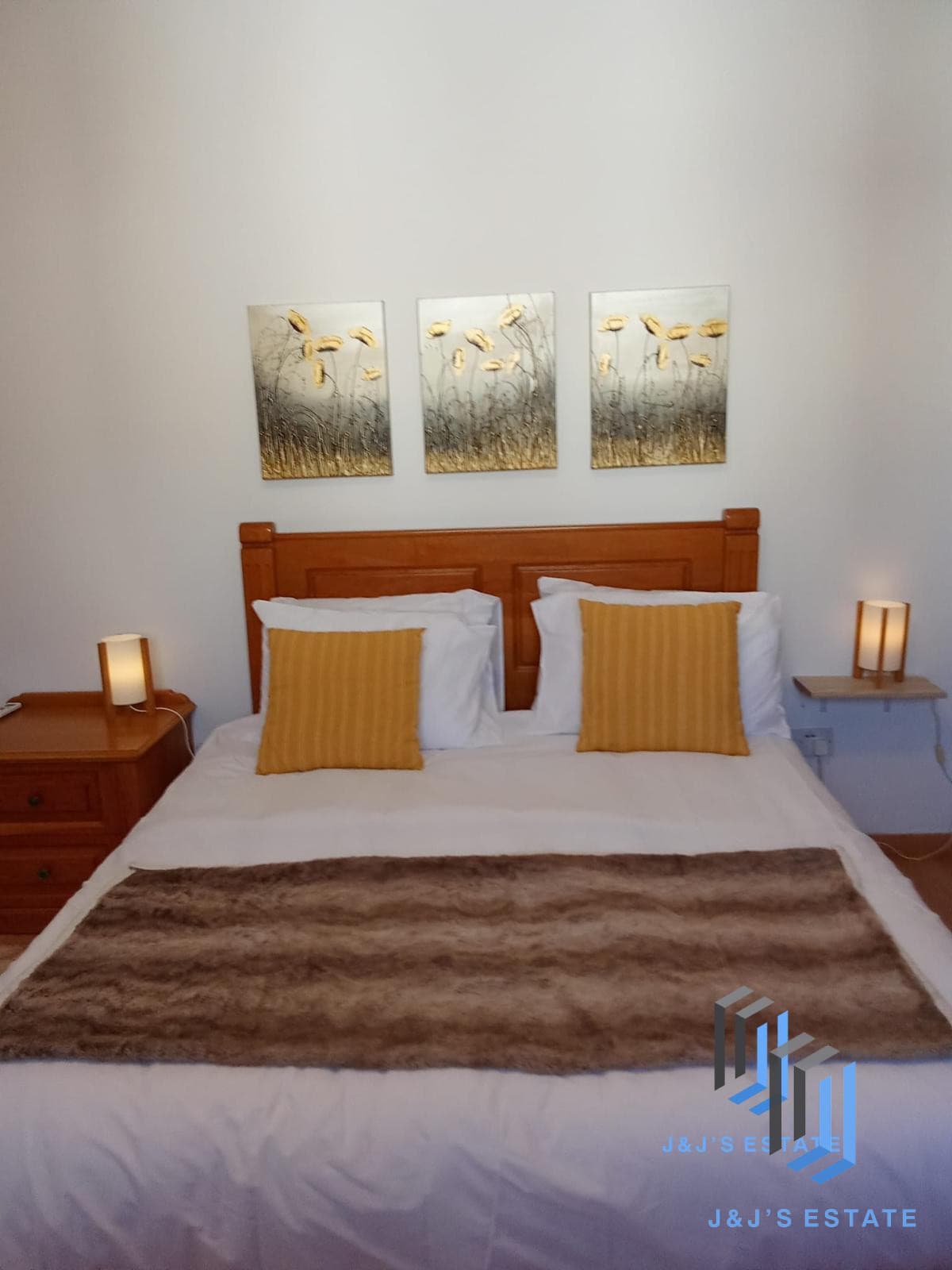 Modern 2-Bedroom Apartment in Swieqi · 17