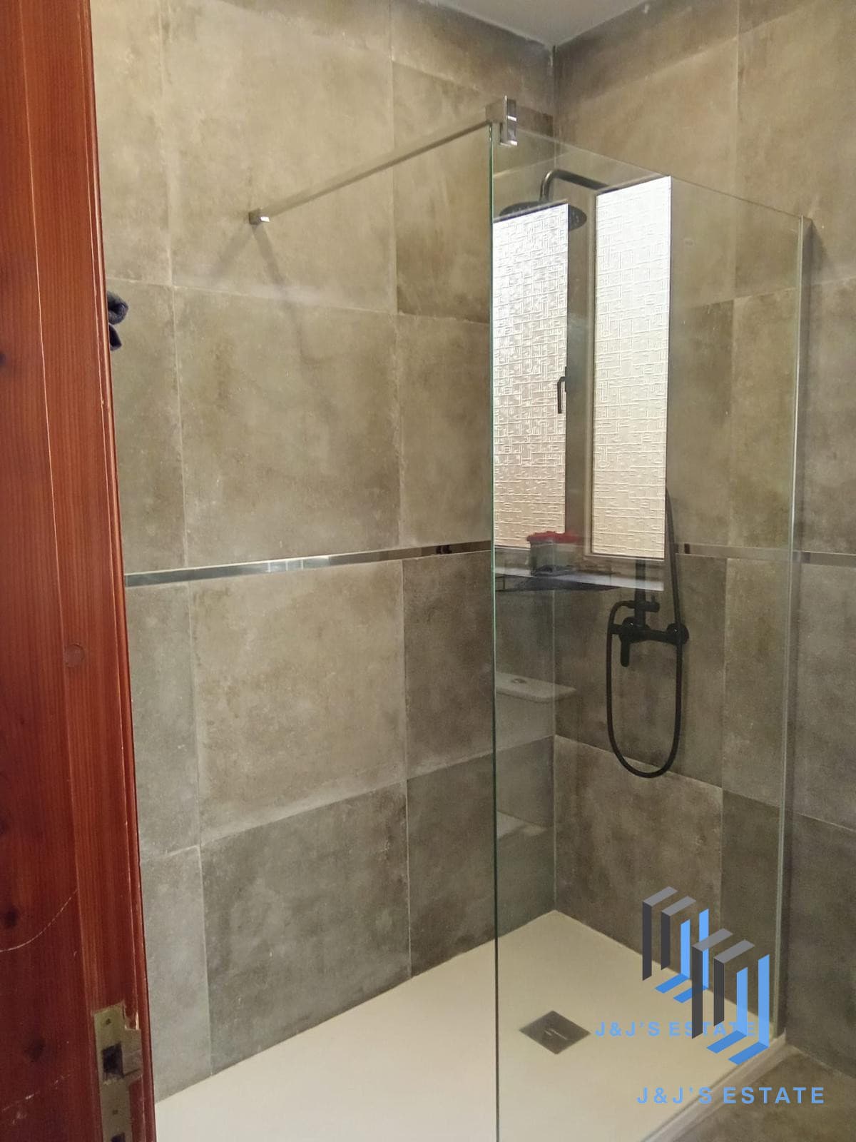 Modern 2-Bedroom Apartment in Swieqi · 26