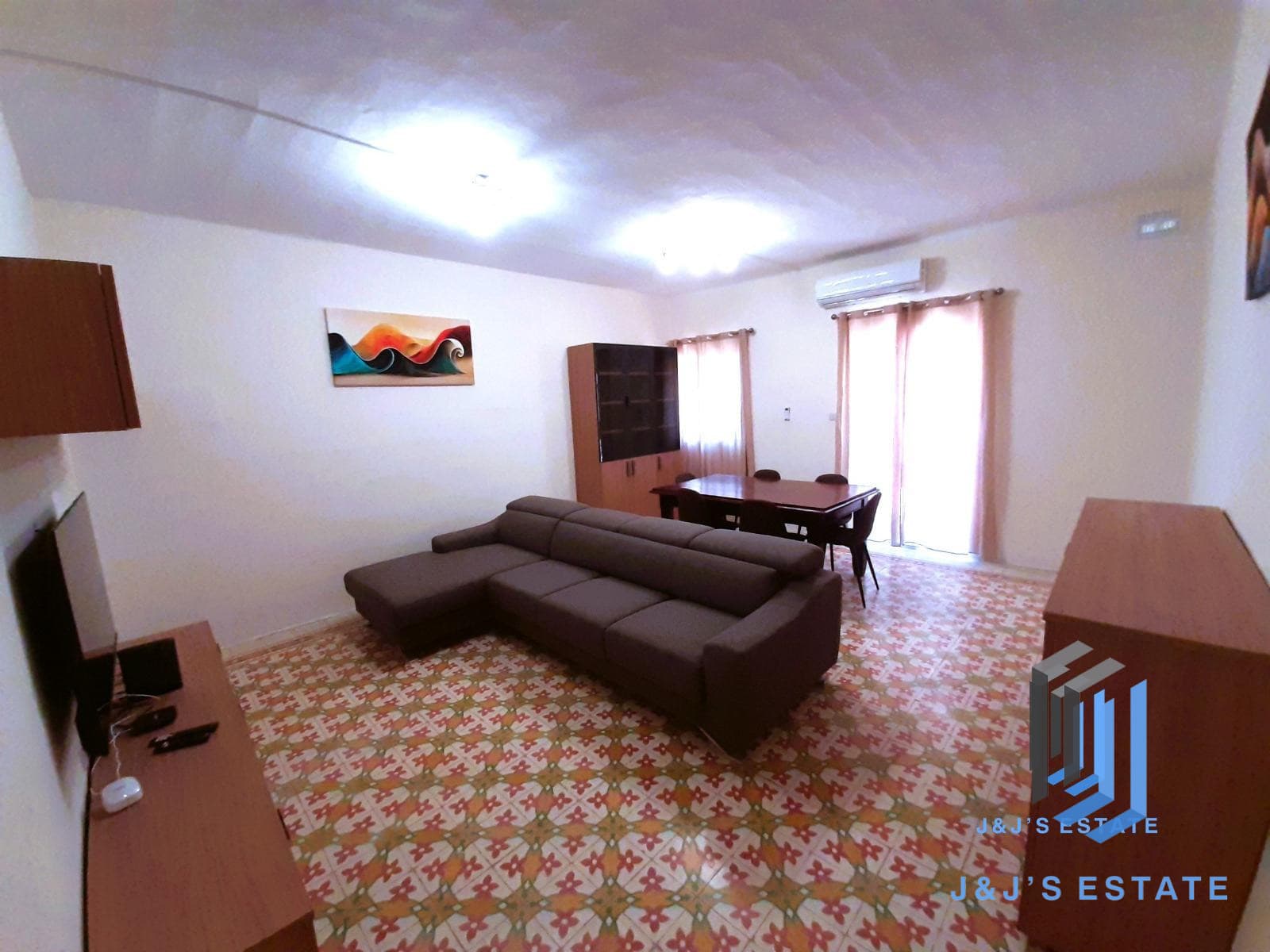 Spacious 3-Bedroom Apartment in Central Sliema · 1