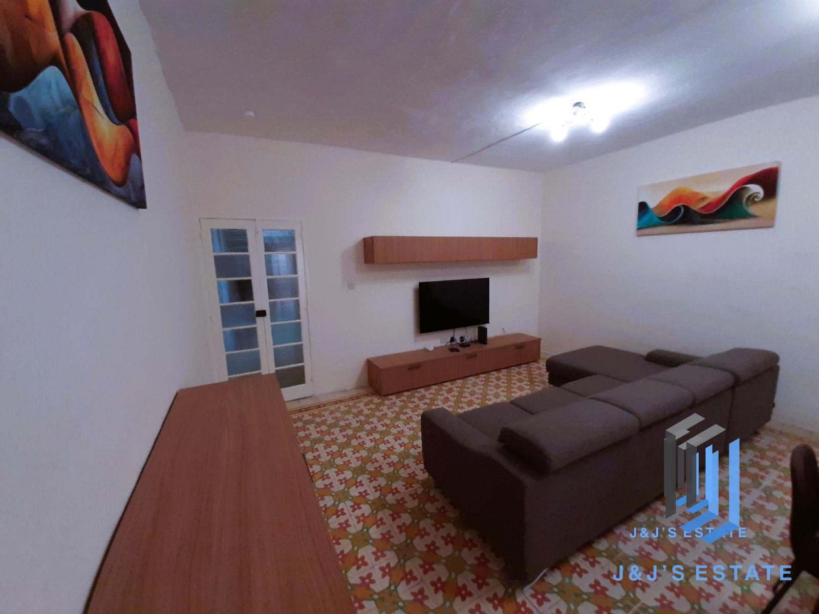 Spacious 3-Bedroom Apartment in Central Sliema · 2