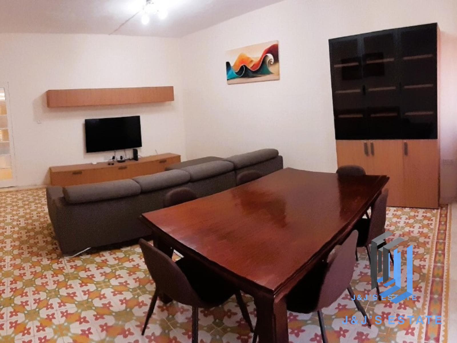 Spacious 3-Bedroom Apartment in Central Sliema · 3