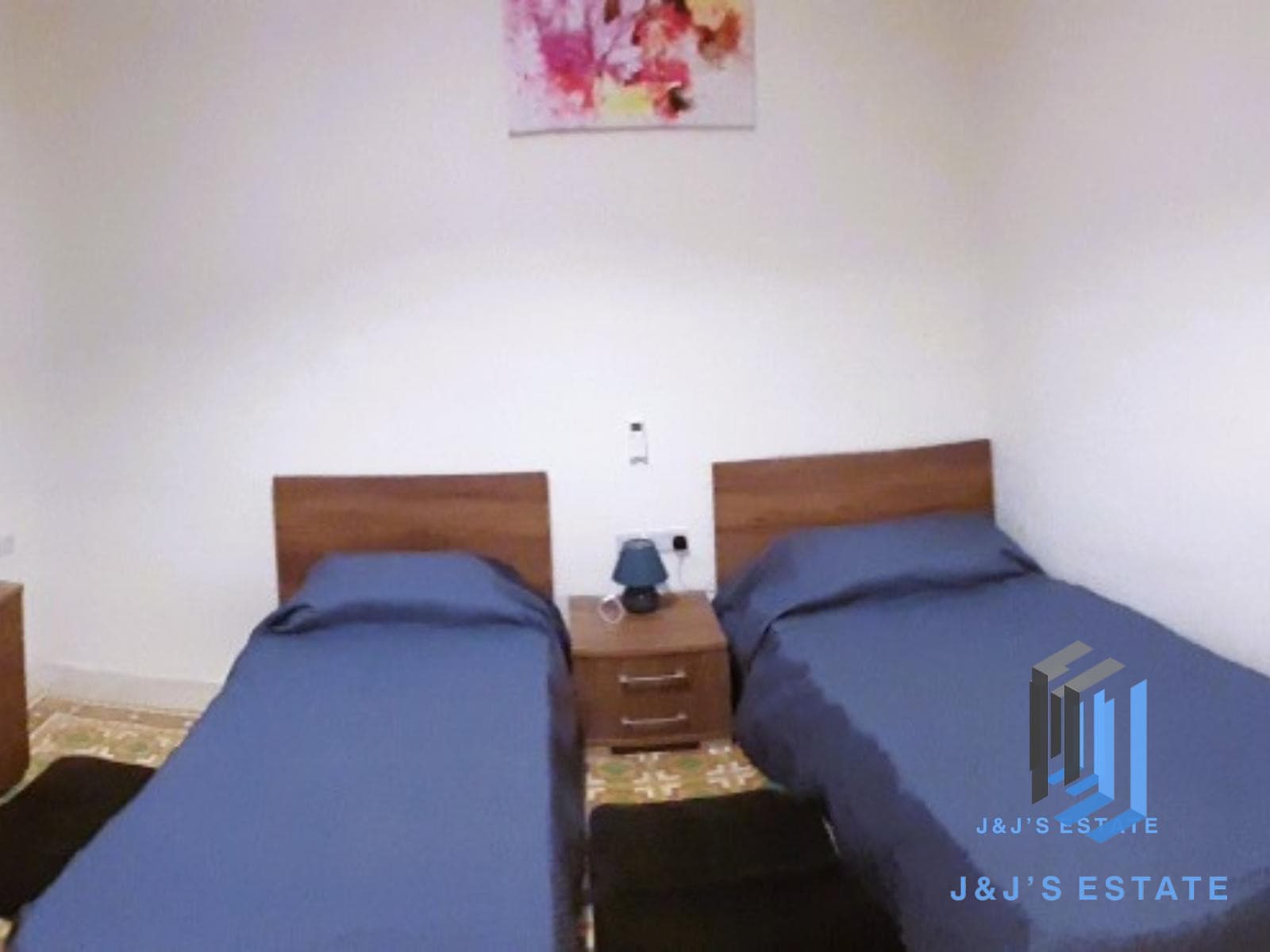 Spacious 3-Bedroom Apartment in Central Sliema · 5