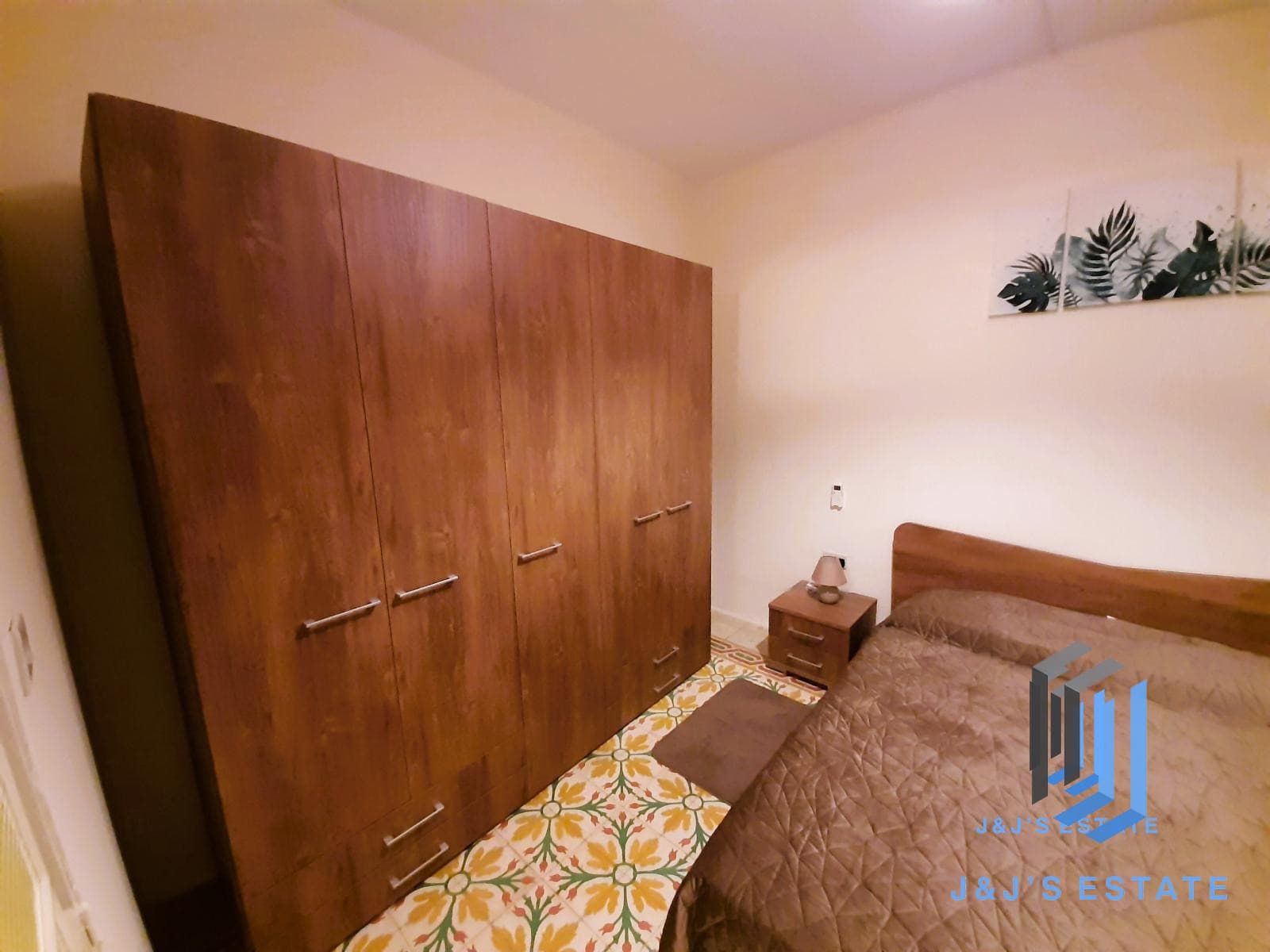 Spacious 3-Bedroom Apartment in Central Sliema · 11