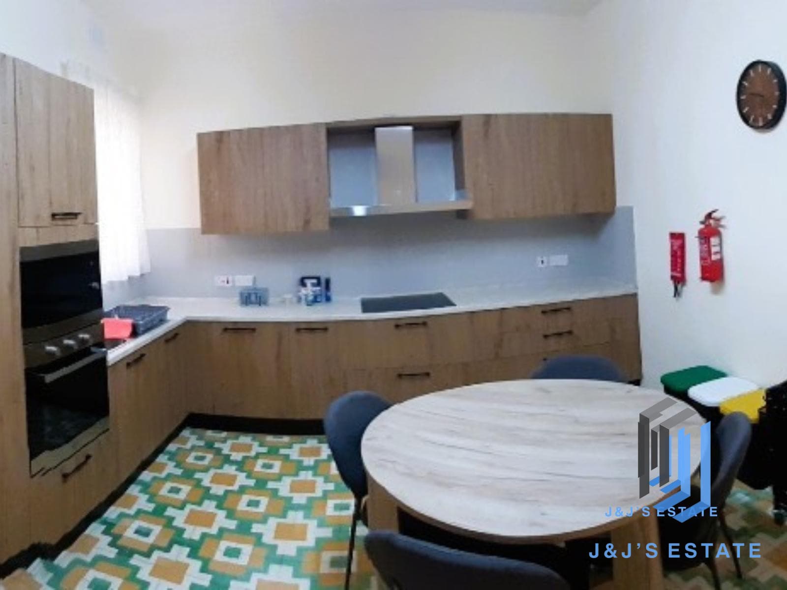 Spacious 3-Bedroom Apartment in Central Sliema · 12