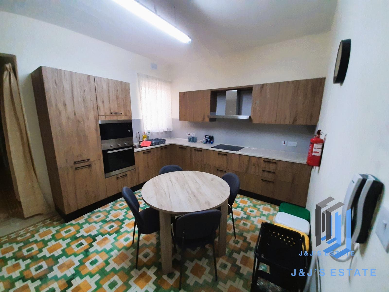 Spacious 3-Bedroom Apartment in Central Sliema · 13