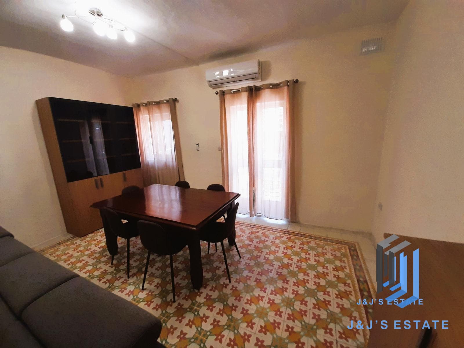 Spacious 3-Bedroom Apartment in Central Sliema · 16