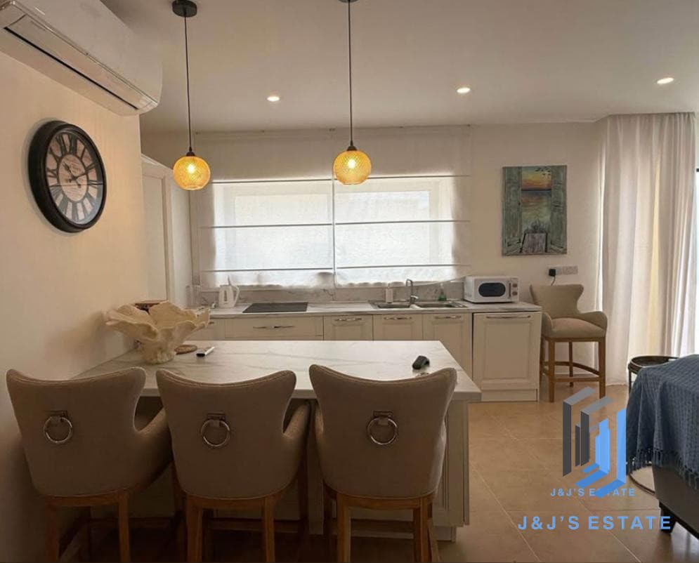 Elegant Penthouse with Huge Terrace in Marsalforn, Gozo · 3