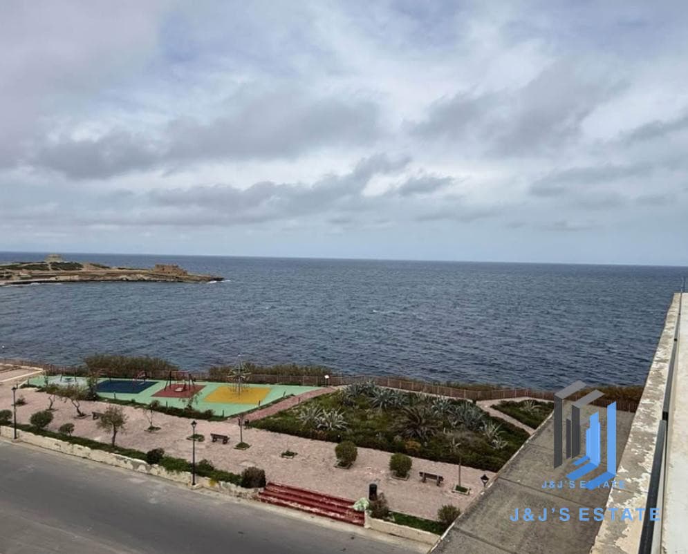 Elegant Penthouse with Huge Terrace in Marsalforn, Gozo · 7