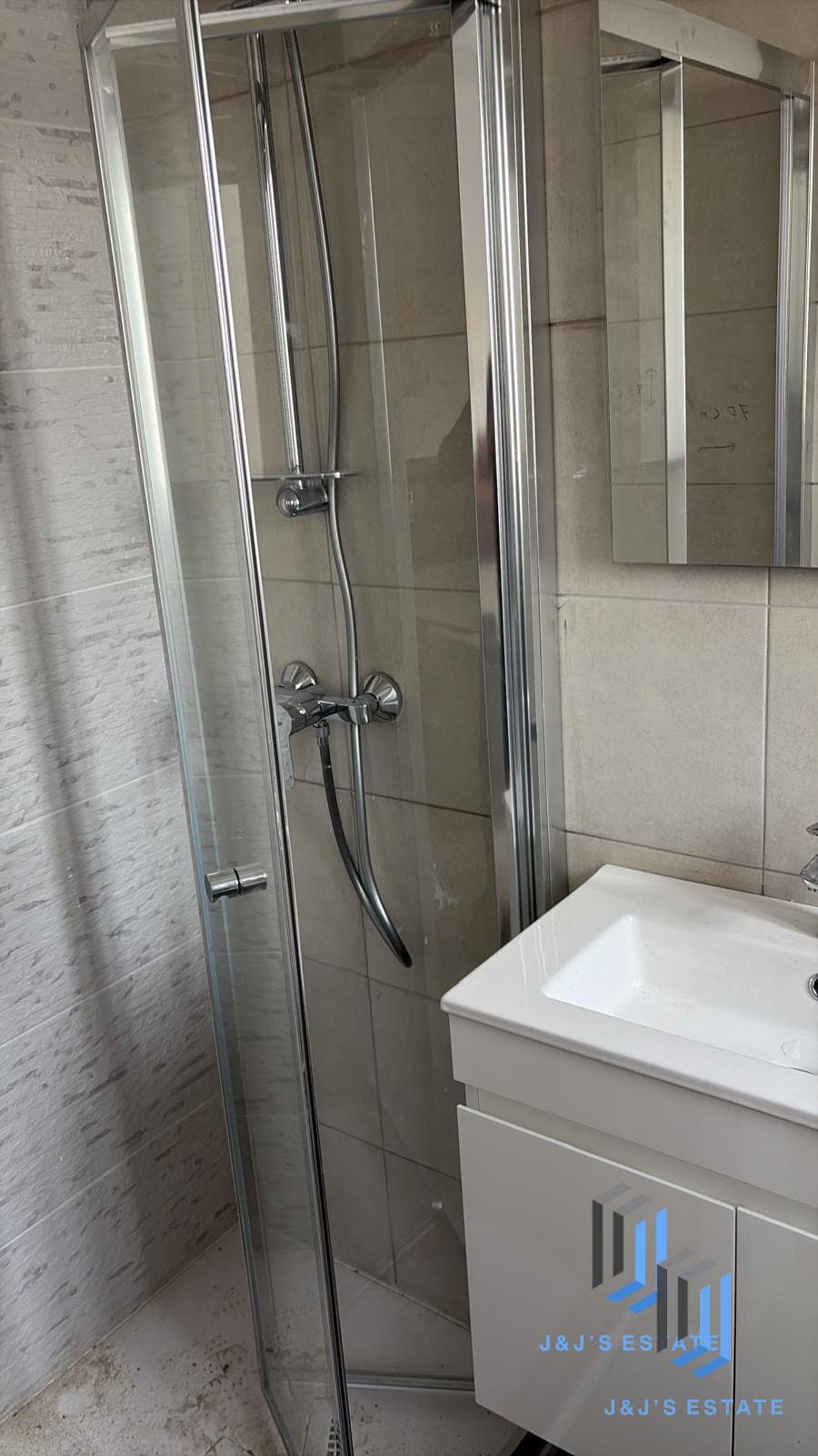 Modern 3-Bedroom Apartment in Birkirkara · 12