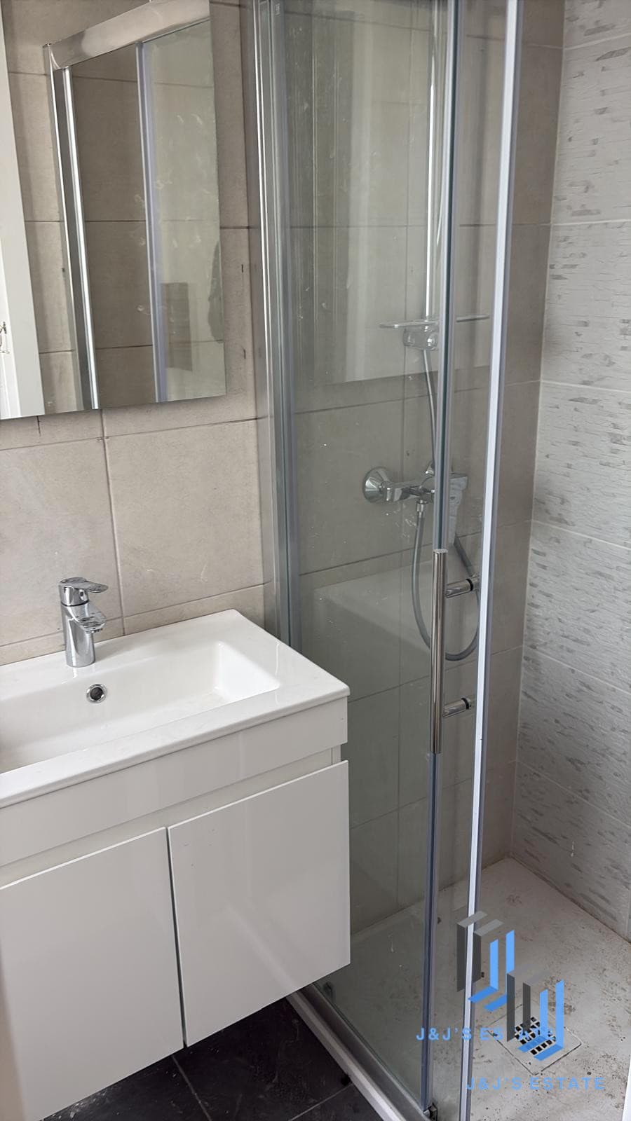 Modern 3-Bedroom Apartment in Birkirkara · 10