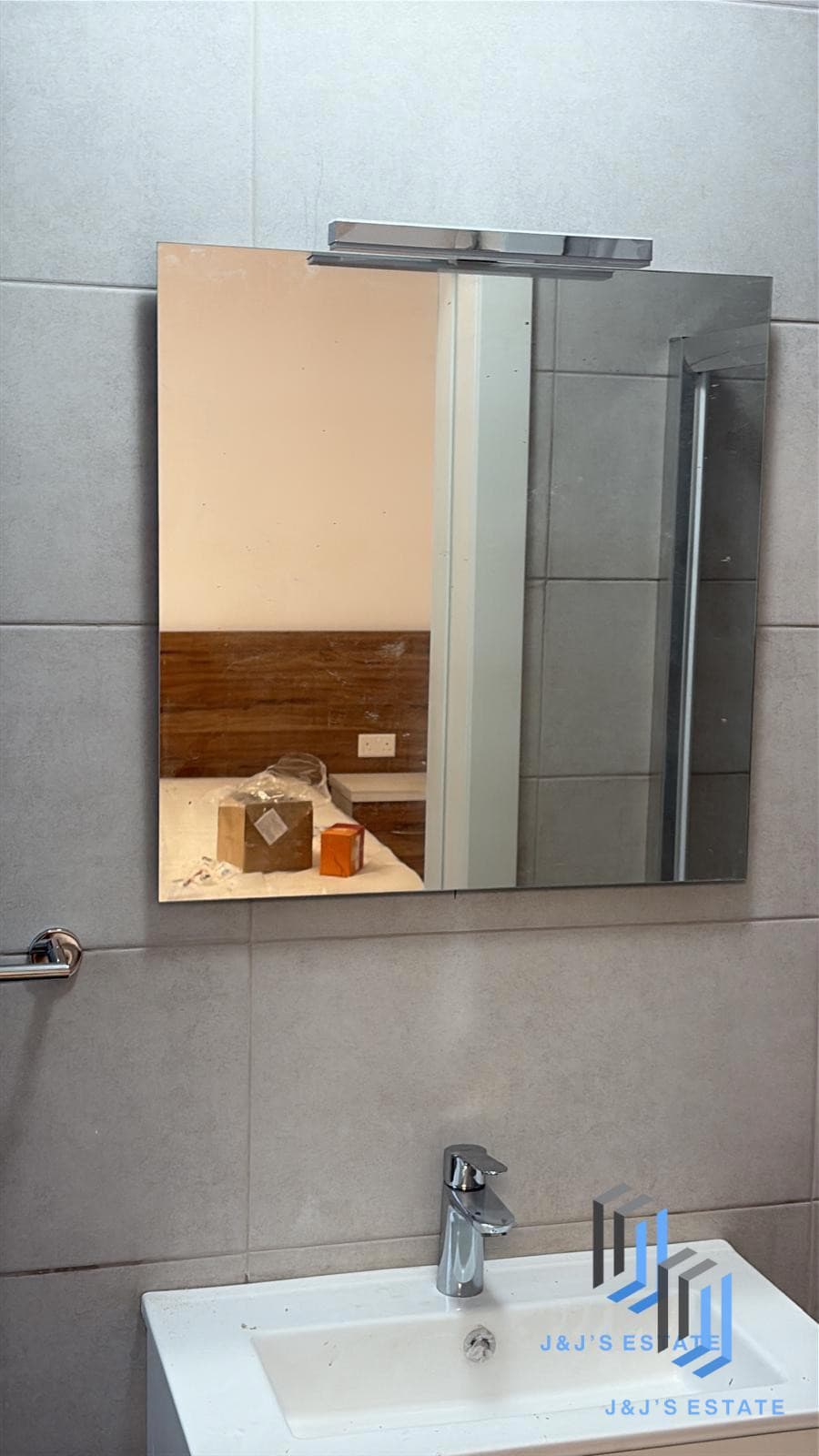 Modern 3-Bedroom Apartment in Birkirkara · 11