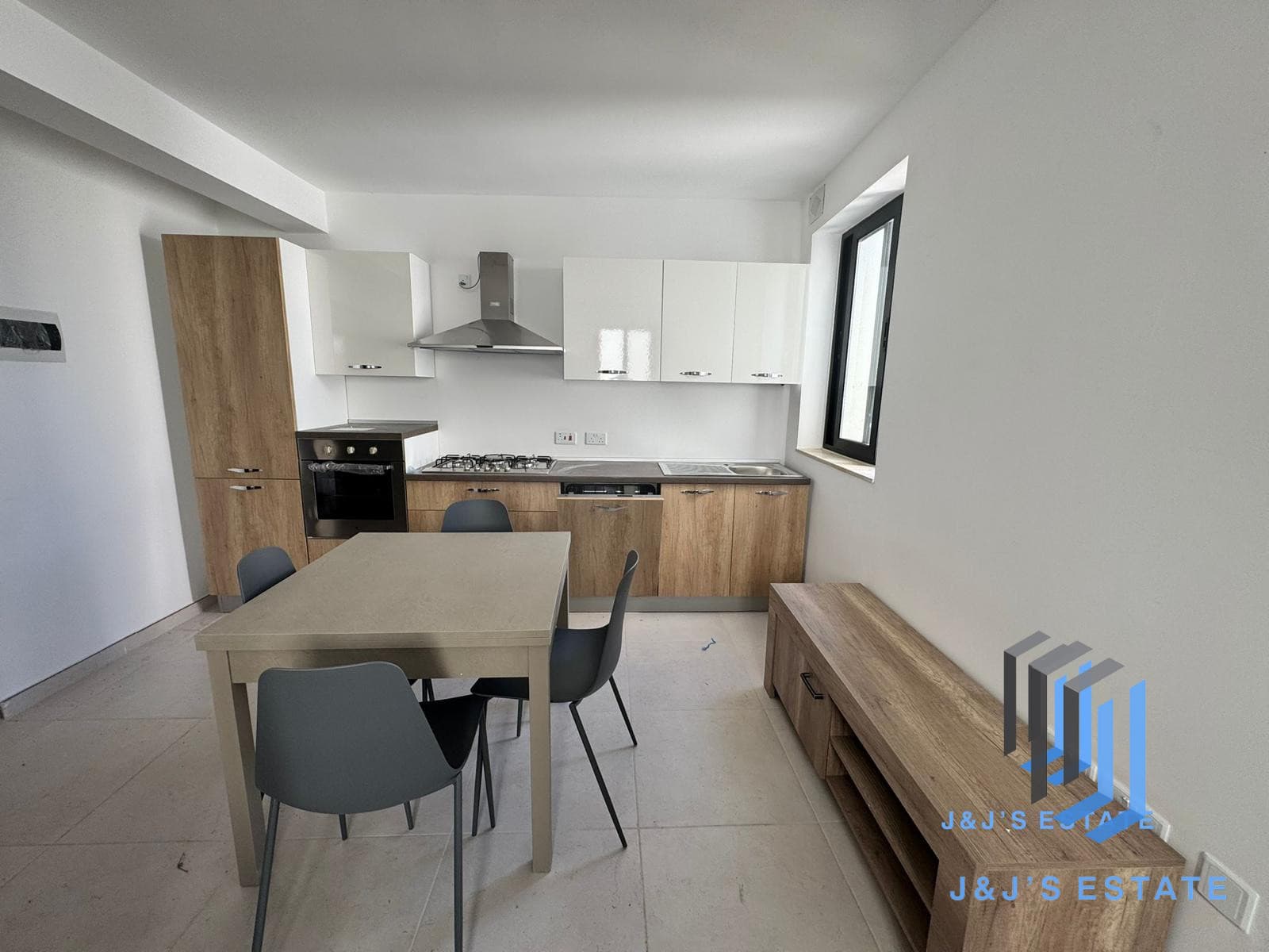 Newly Furnished 2-Bedroom Apartment in Msida · 1