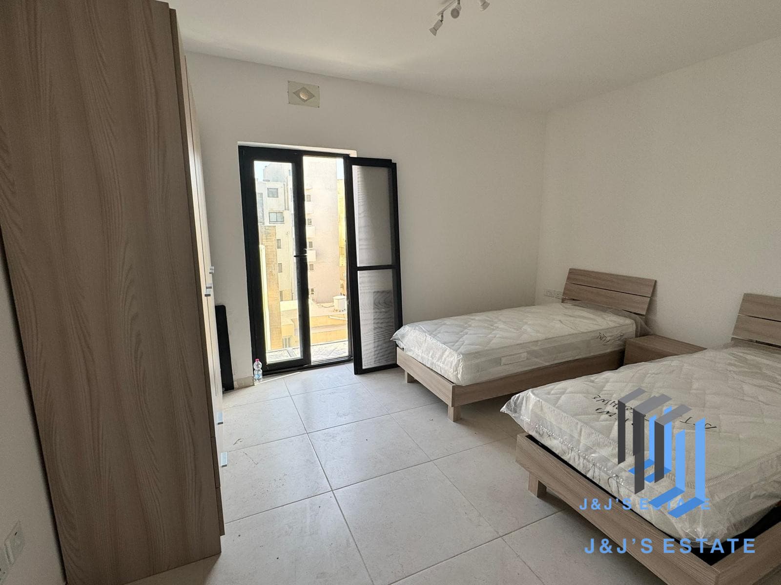 Newly Furnished 2-Bedroom Apartment in Msida · 6