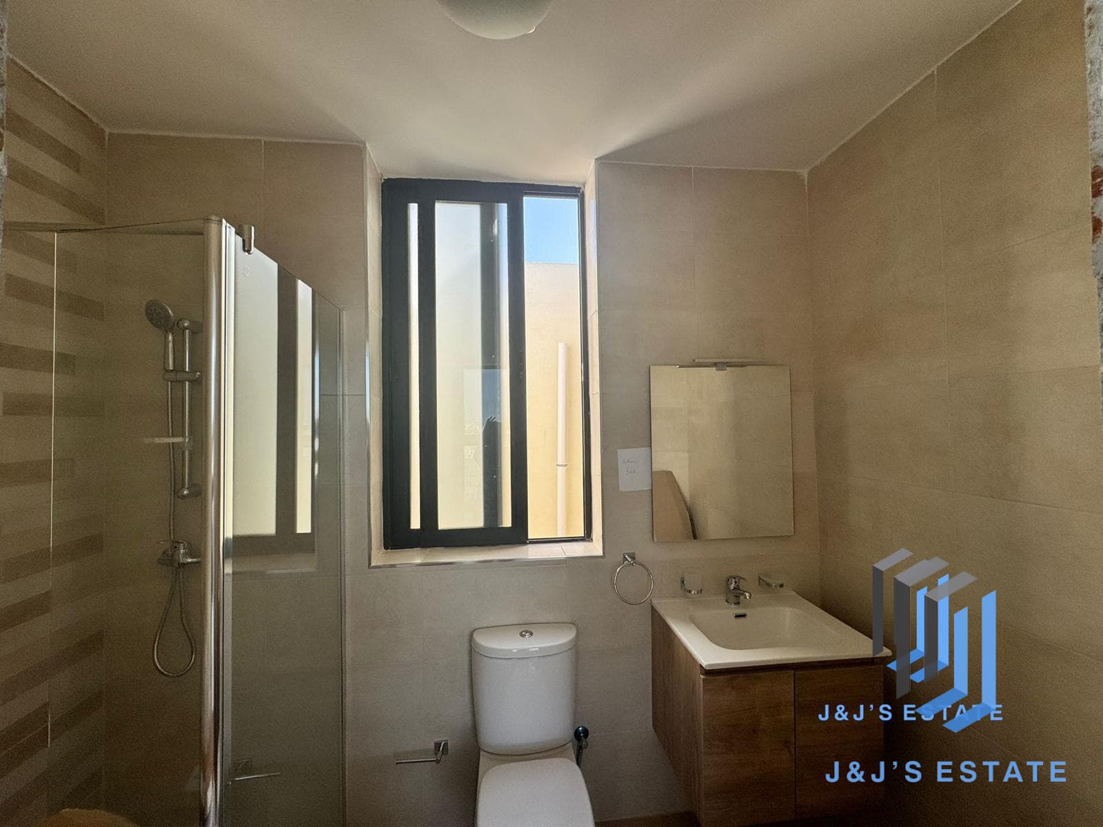 Newly Furnished 2-Bedroom Apartment in Msida · 8