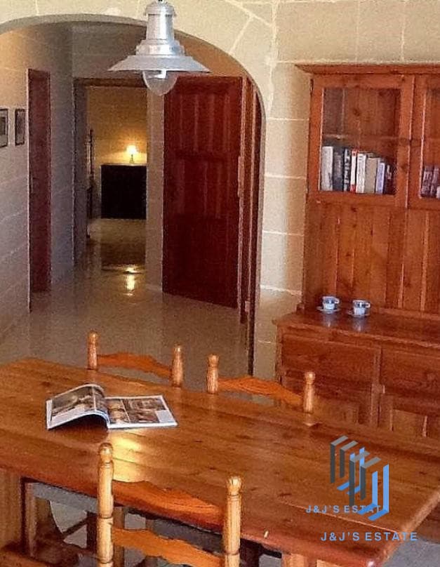 Charming 3-Bedroom Apartment in Xaghra, Gozo · 2