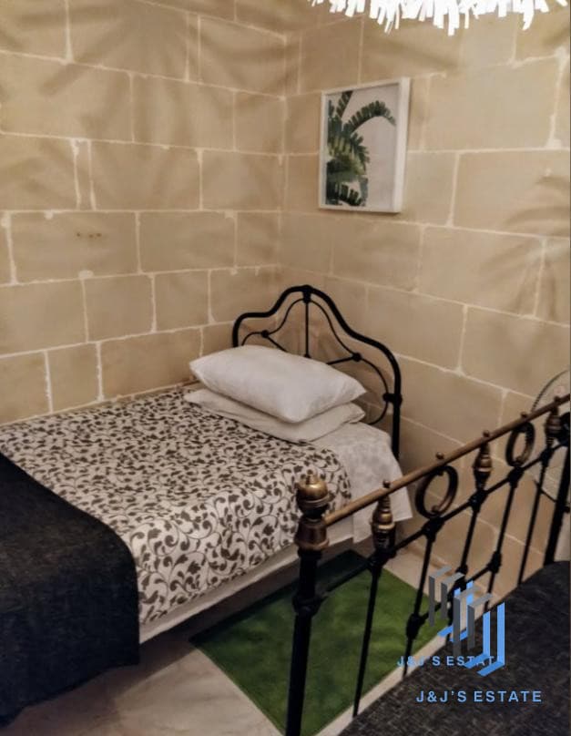 Charming 3-Bedroom Apartment in Xaghra, Gozo · 5