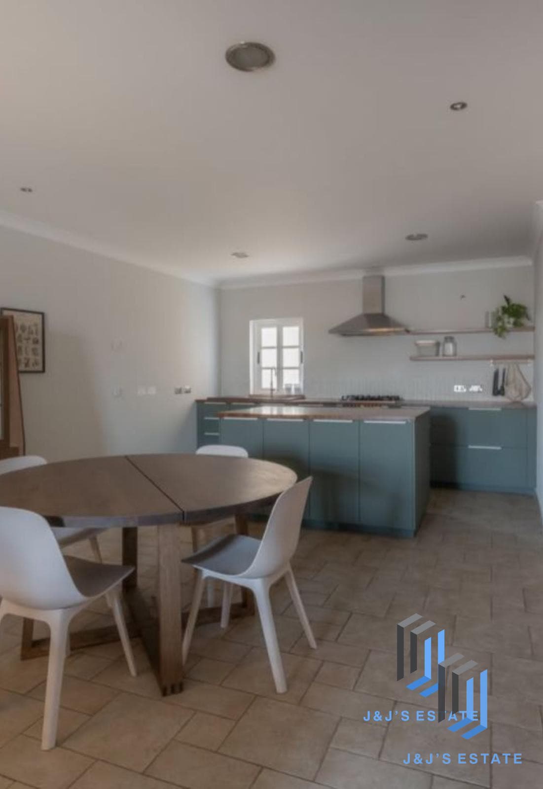 Spacious 3-Bedroom Apartment in Naxxar · 4