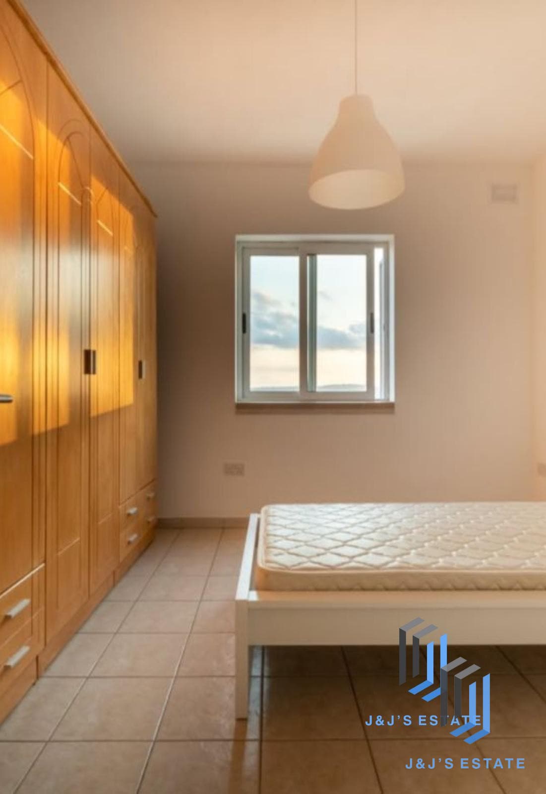 Spacious 3-Bedroom Apartment in Naxxar · 5