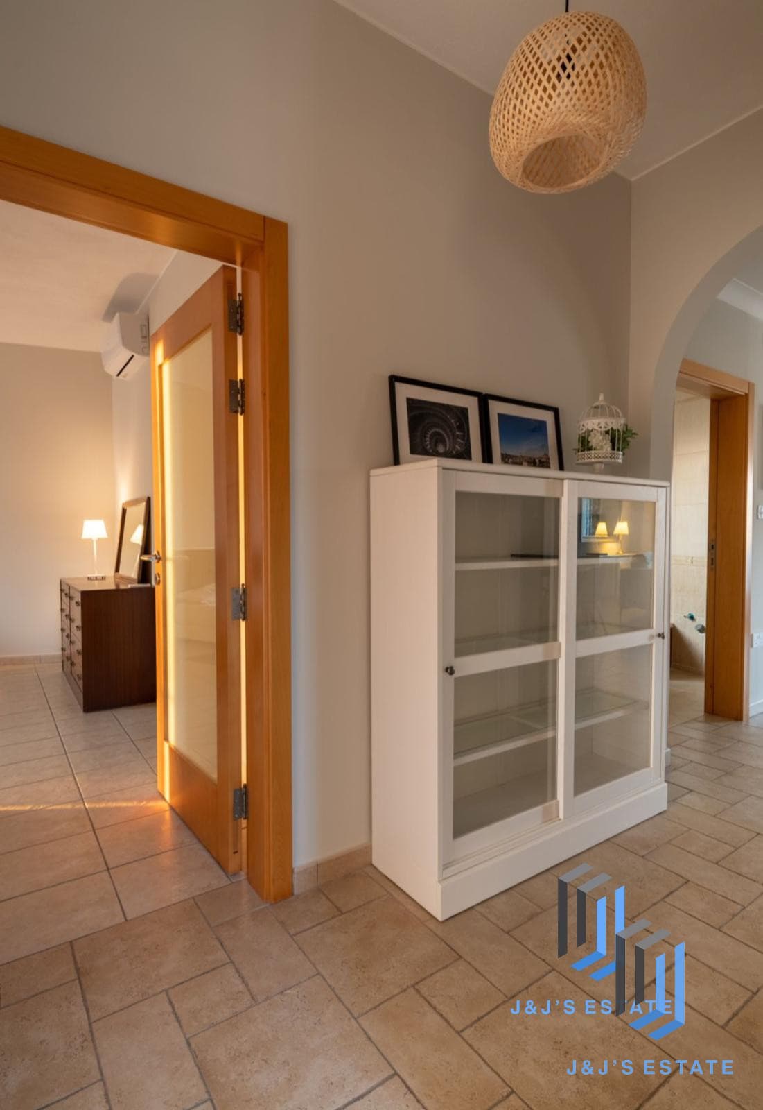 Spacious 3-Bedroom Apartment in Naxxar · 8