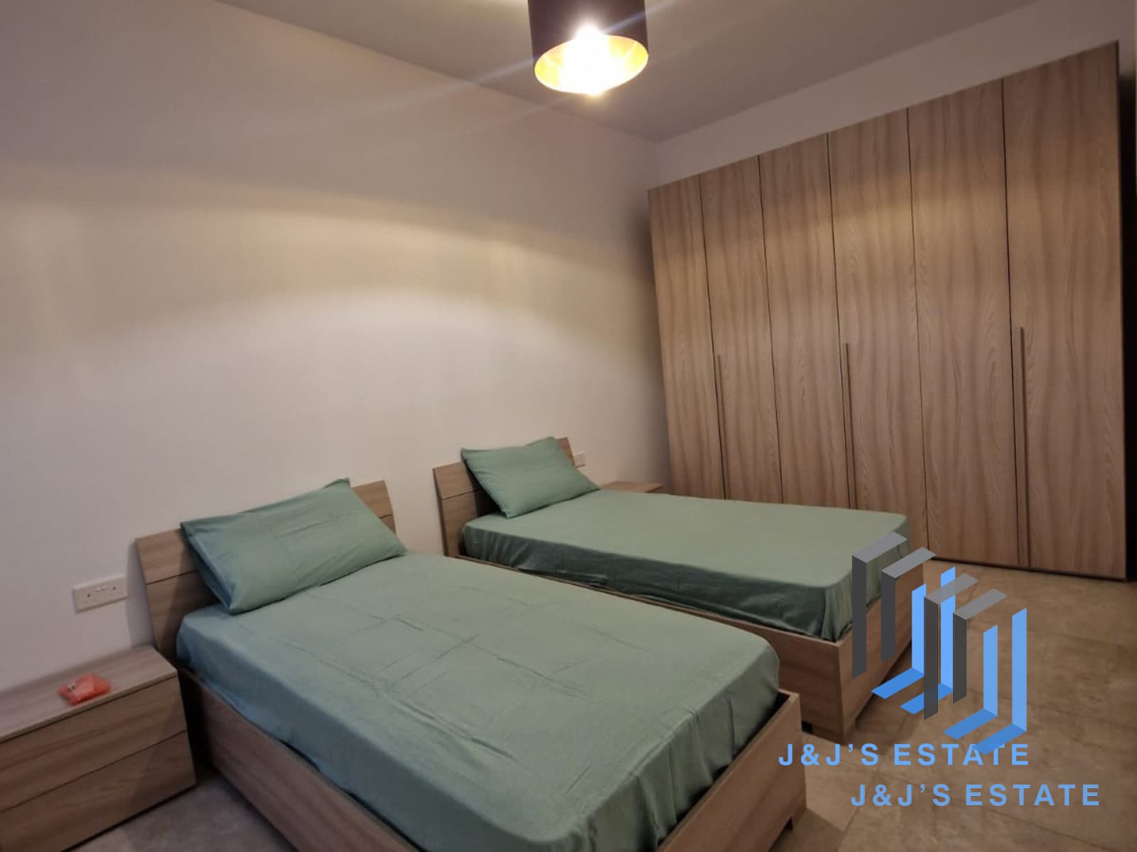 Fully Furnished Apartment with Three Bedrooms in Attard · 5
