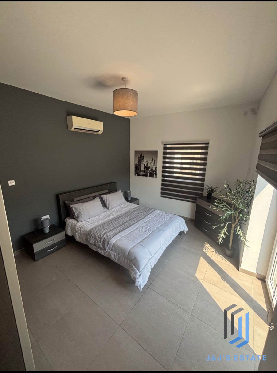 Fully Furnished Three Bedroom Apartment in Swieqi · 5
