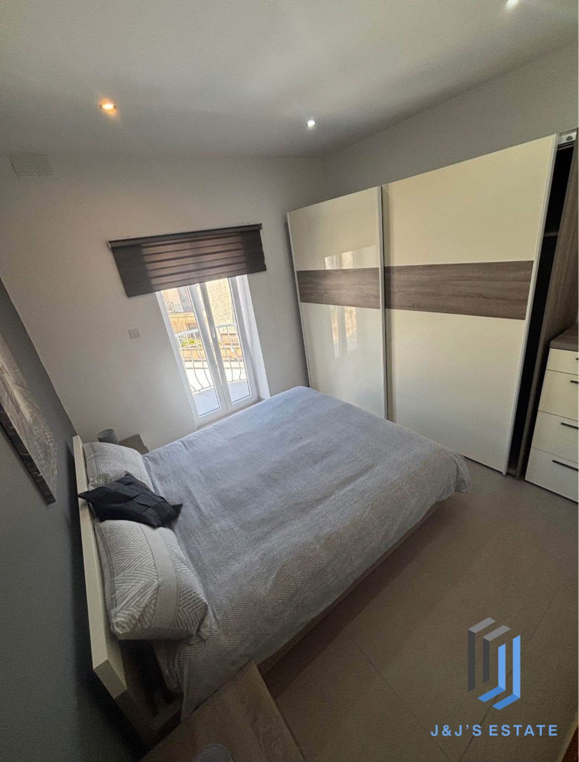 Fully Furnished Three Bedroom Apartment in Swieqi · 6
