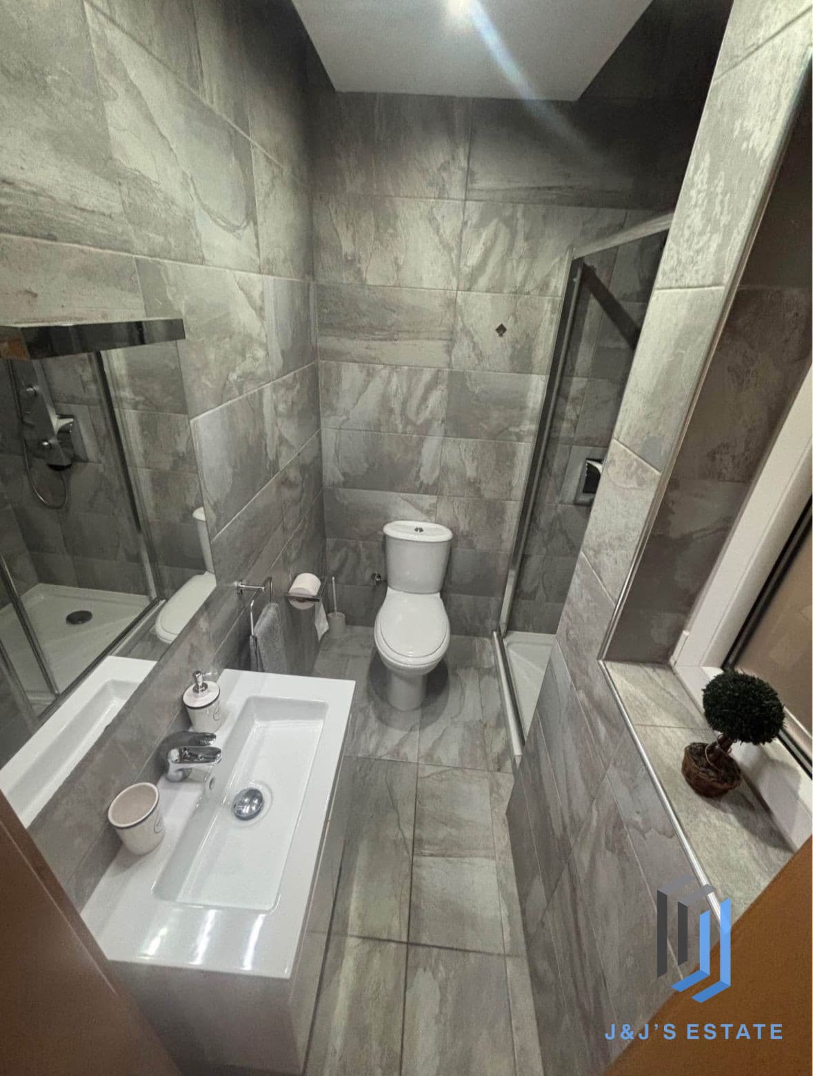 Fully Furnished Three Bedroom Apartment in Swieqi · 7
