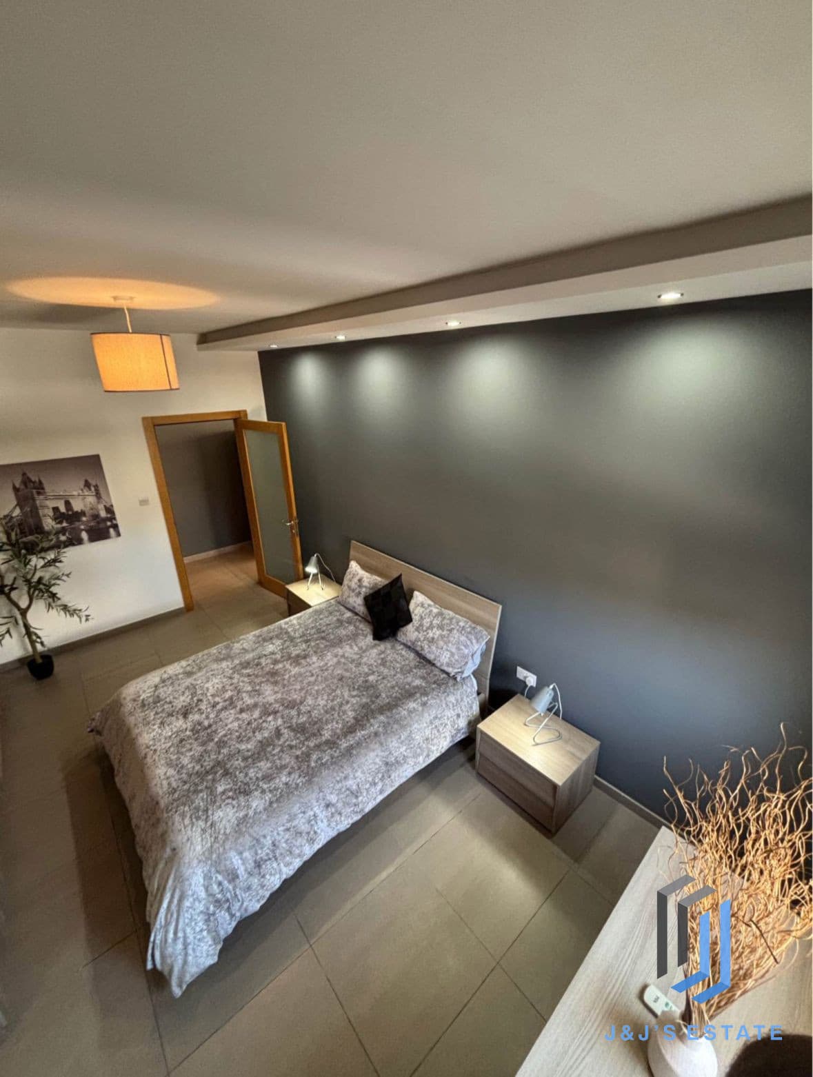 Fully Furnished Three Bedroom Apartment in Swieqi · 4