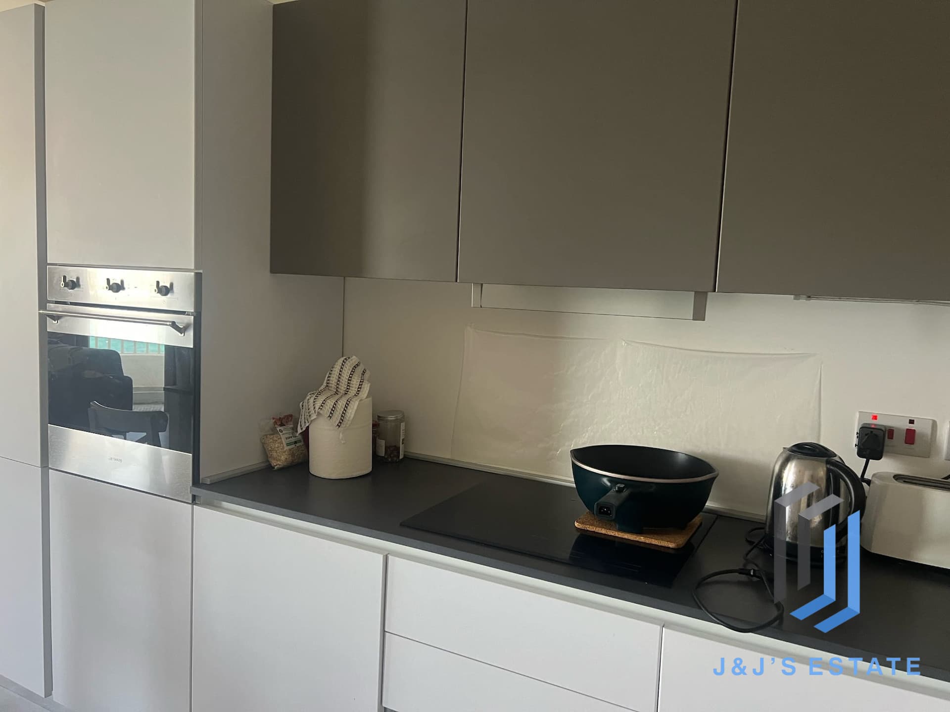 Modern Seafront 3-Bedroom Apartment with Car Space · 13