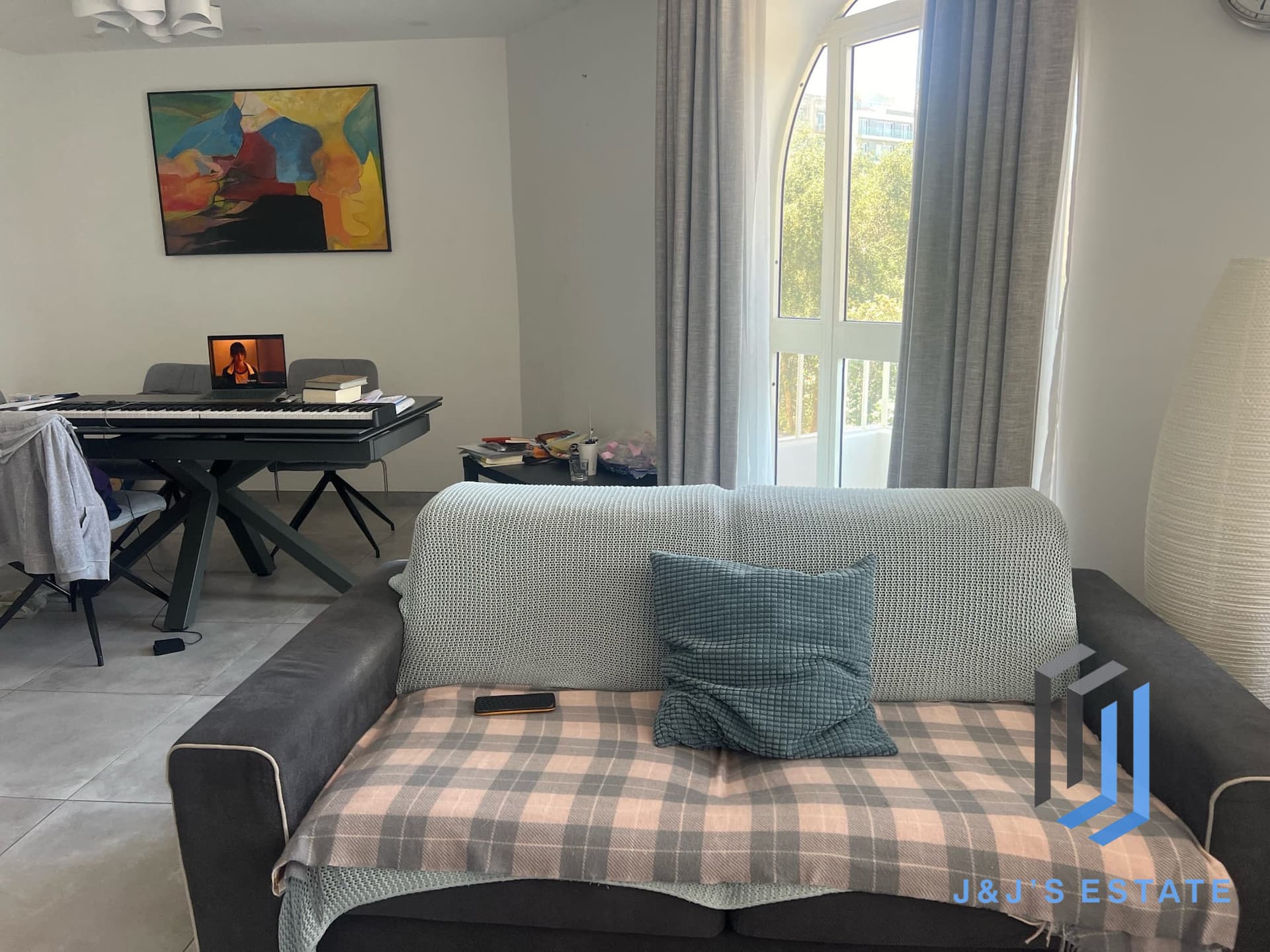 Modern Seafront 3-Bedroom Apartment with Car Space · 14