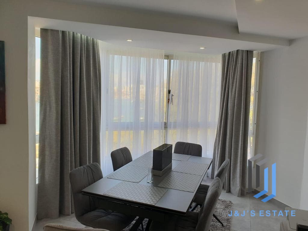 Modern Seafront 3-Bedroom Apartment with Car Space · 28