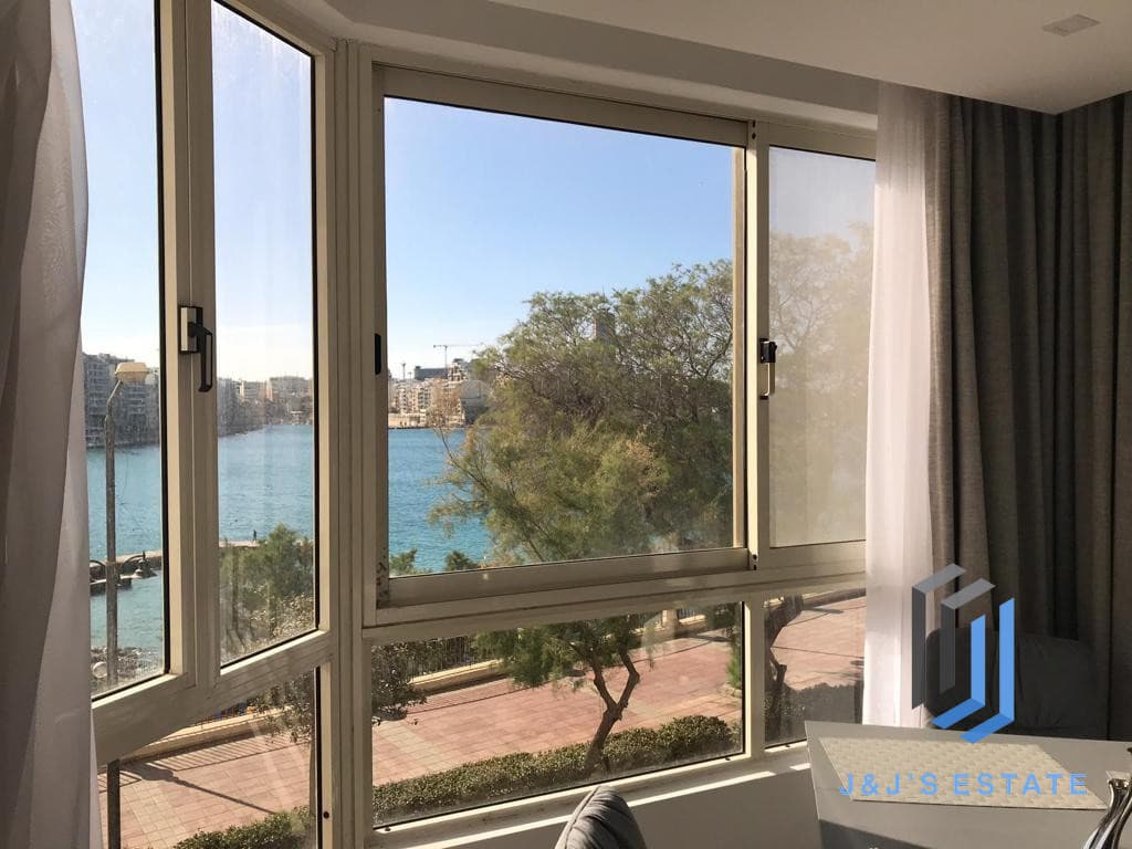 Modern Seafront 3-Bedroom Apartment with Car Space · 30
