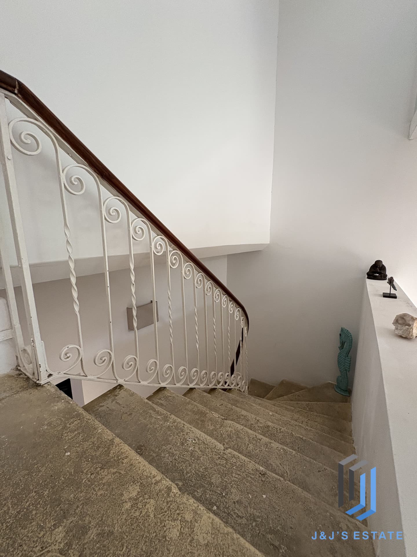 Elegant 4-Bedroom Townhouse with Courtyard and Roof Terrace in Sliema · 10