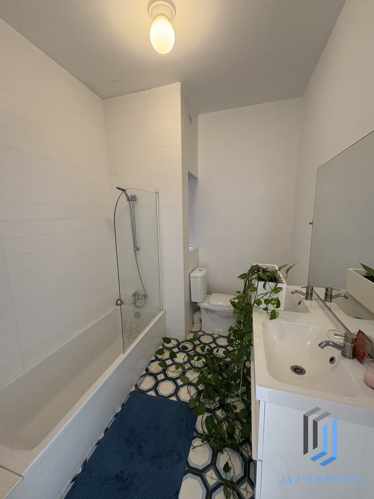 Elegant 4-Bedroom Townhouse with Courtyard and Roof Terrace in Sliema · 21