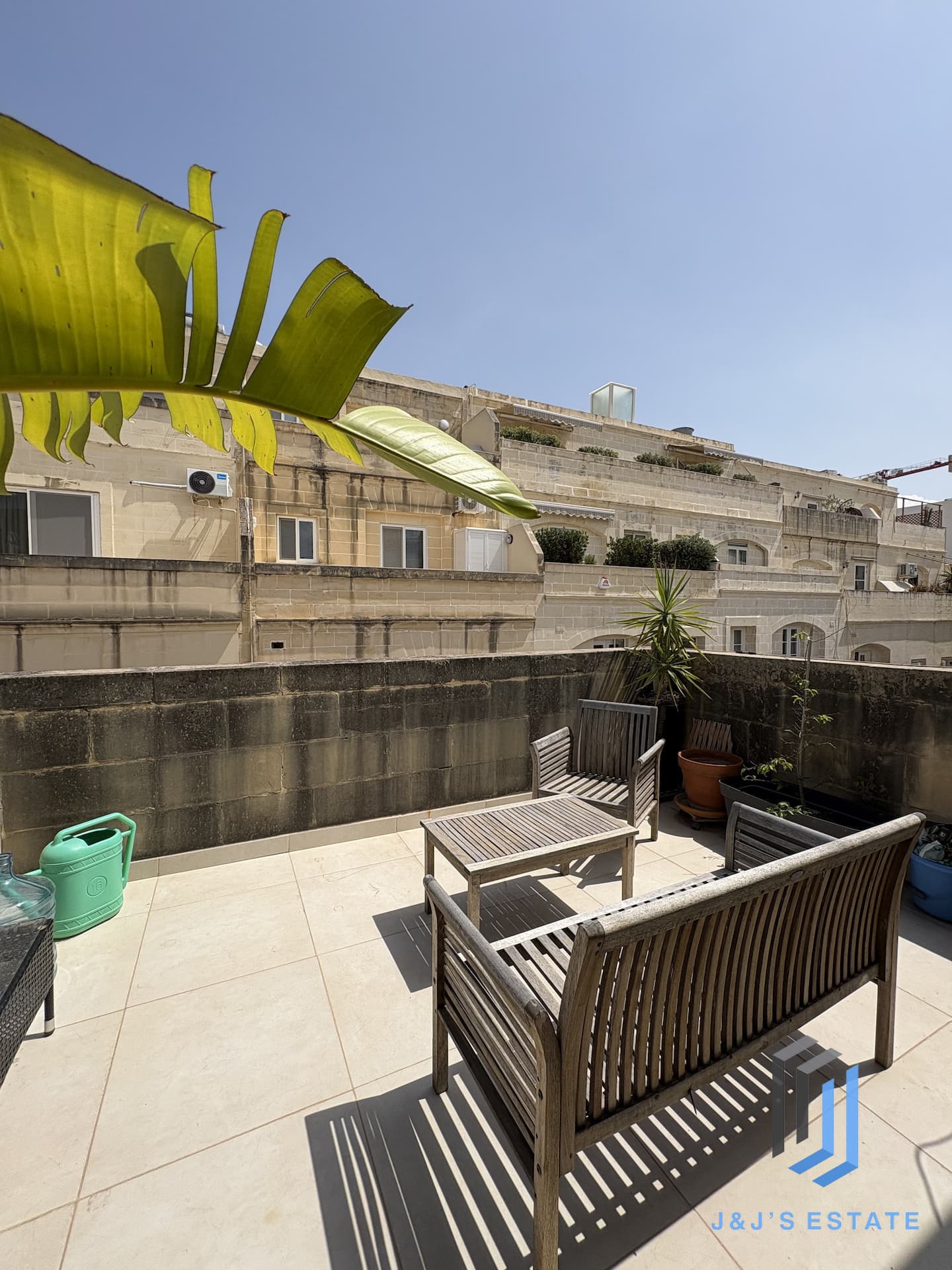 Elegant 4-Bedroom Townhouse with Courtyard and Roof Terrace in Sliema · 29