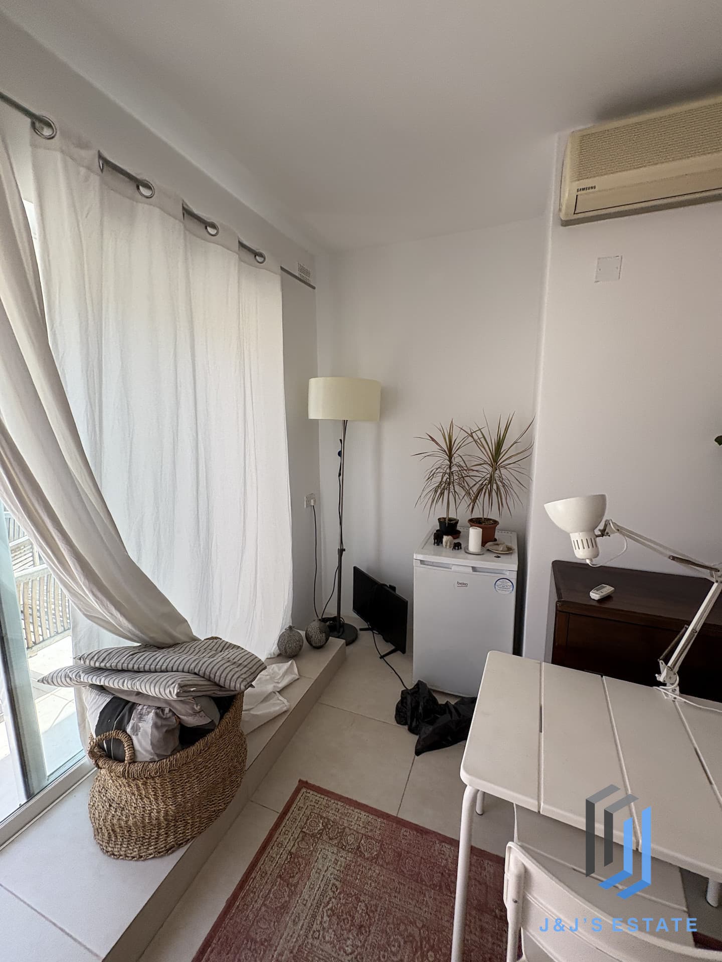 Elegant 4-Bedroom Townhouse with Courtyard and Roof Terrace in Sliema · 23