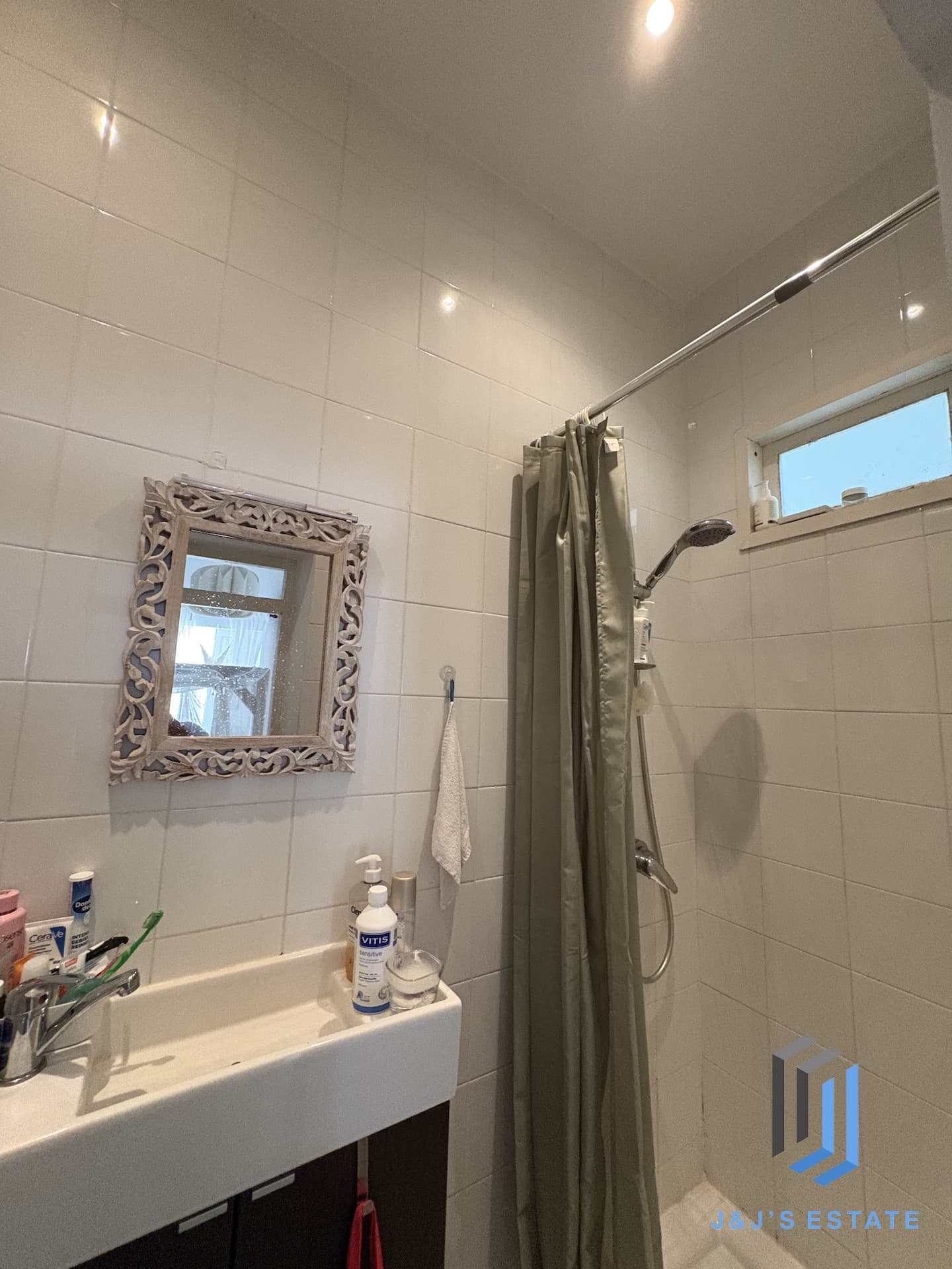 Elegant 4-Bedroom Townhouse with Courtyard and Roof Terrace in Sliema · 16