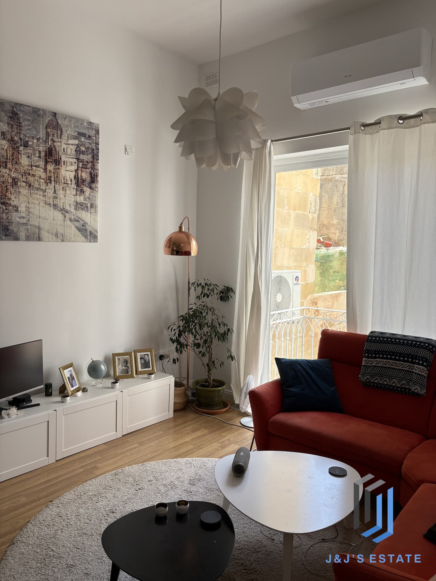 Elegant 4-Bedroom Townhouse with Courtyard and Roof Terrace in Sliema · 11
