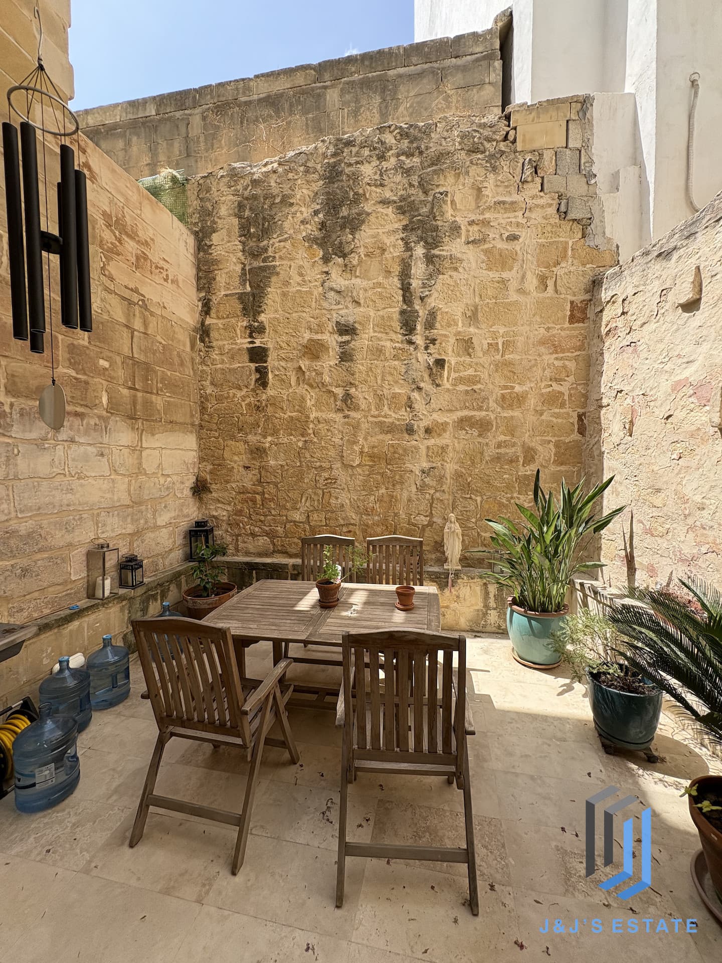 Elegant 4-Bedroom Townhouse with Courtyard and Roof Terrace in Sliema · 9