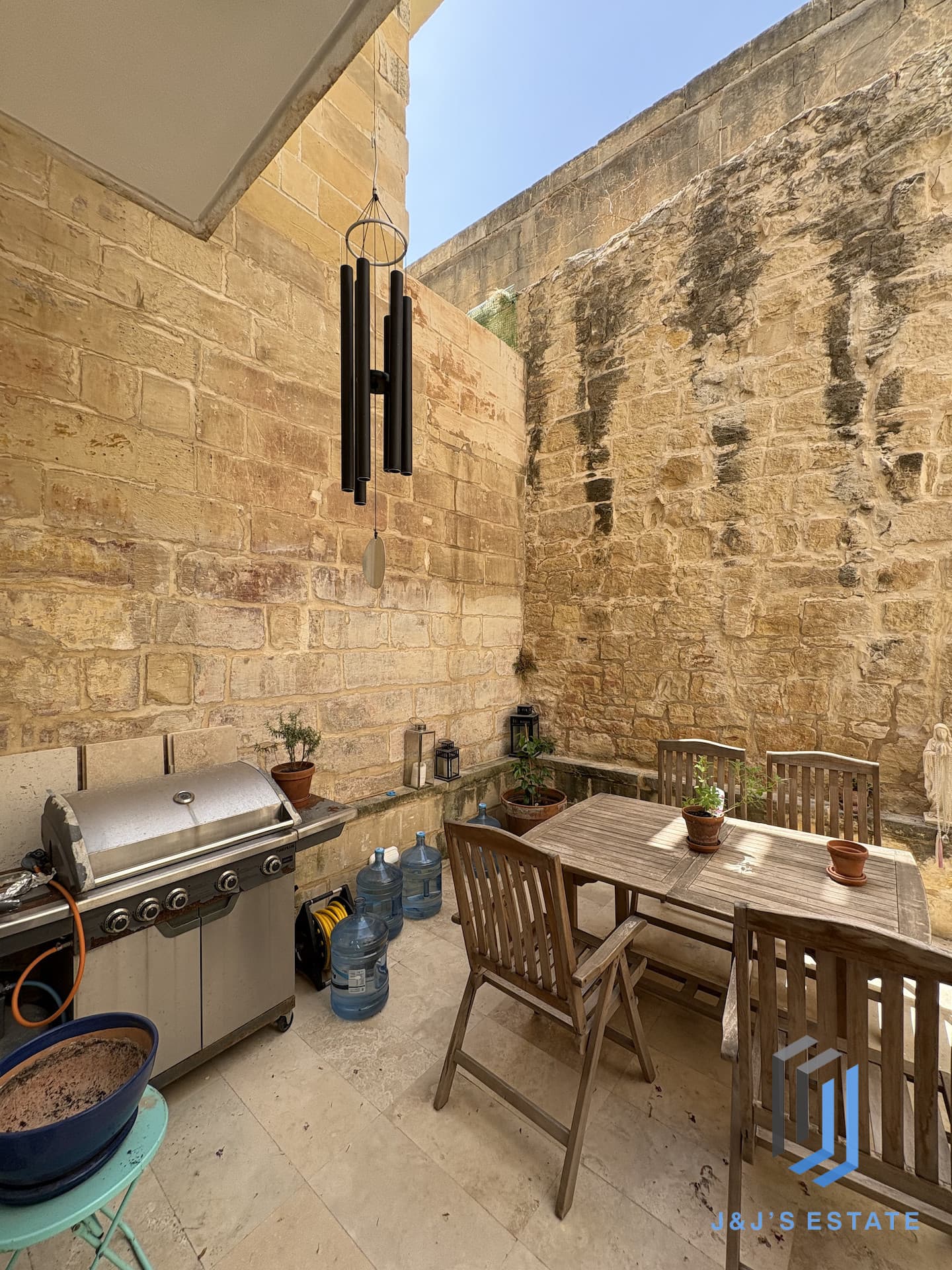 Elegant 4-Bedroom Townhouse with Courtyard and Roof Terrace in Sliema · 8
