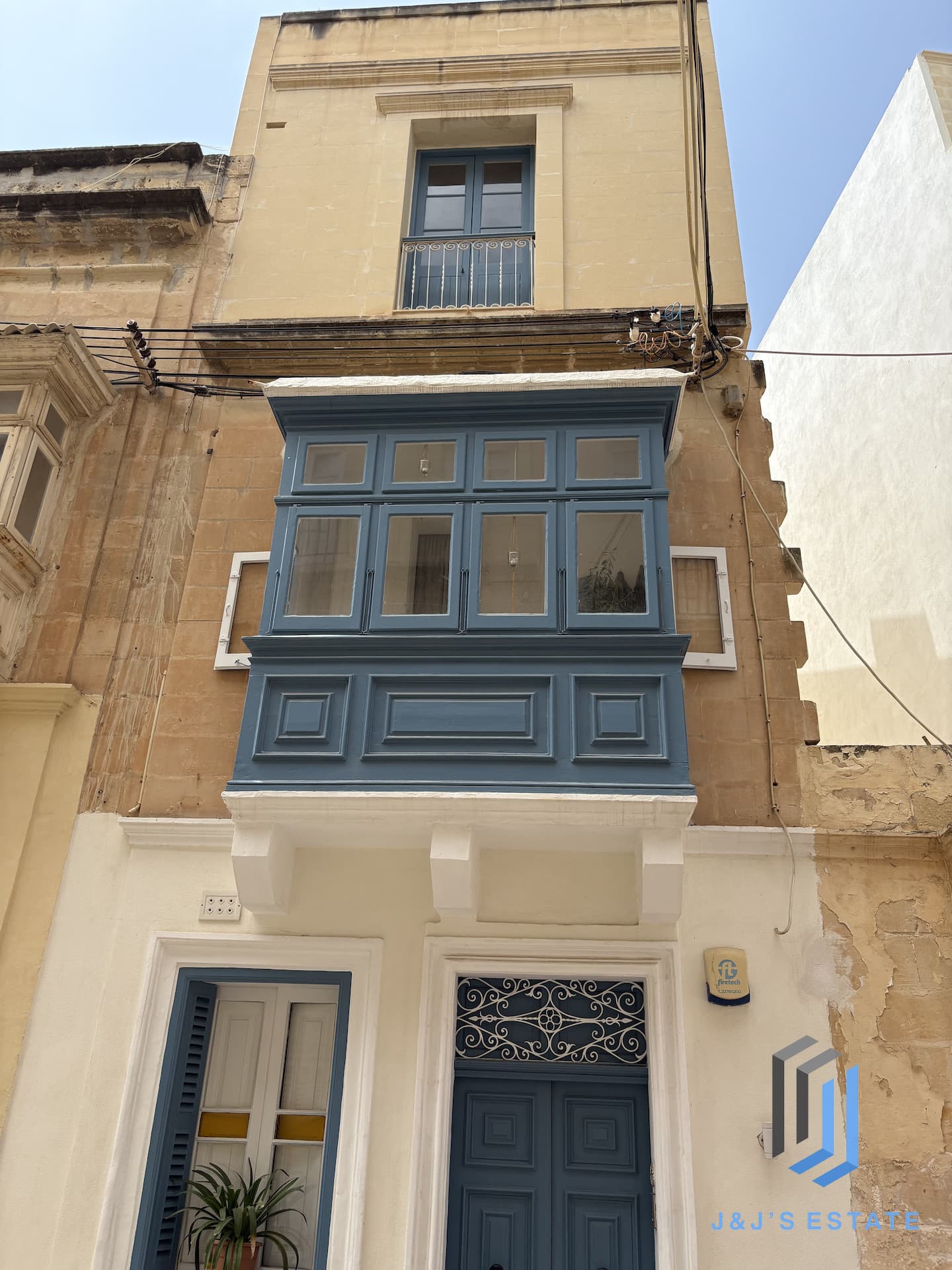 Elegant 4-Bedroom Townhouse with Courtyard and Roof Terrace in Sliema · 30