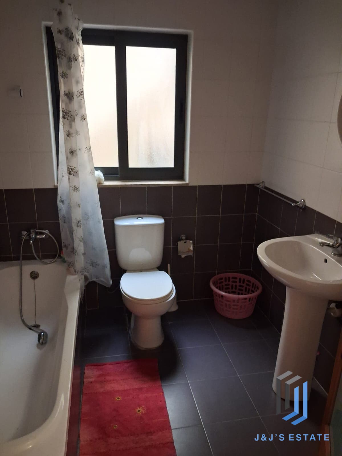 Fully Furnished Two Bedroom in Central Gzira Area · 8