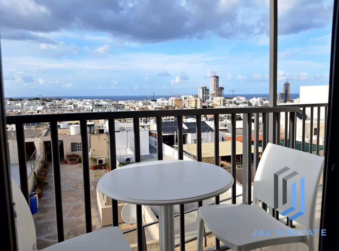 Modern Two Bedroom Apartment in St Julian's