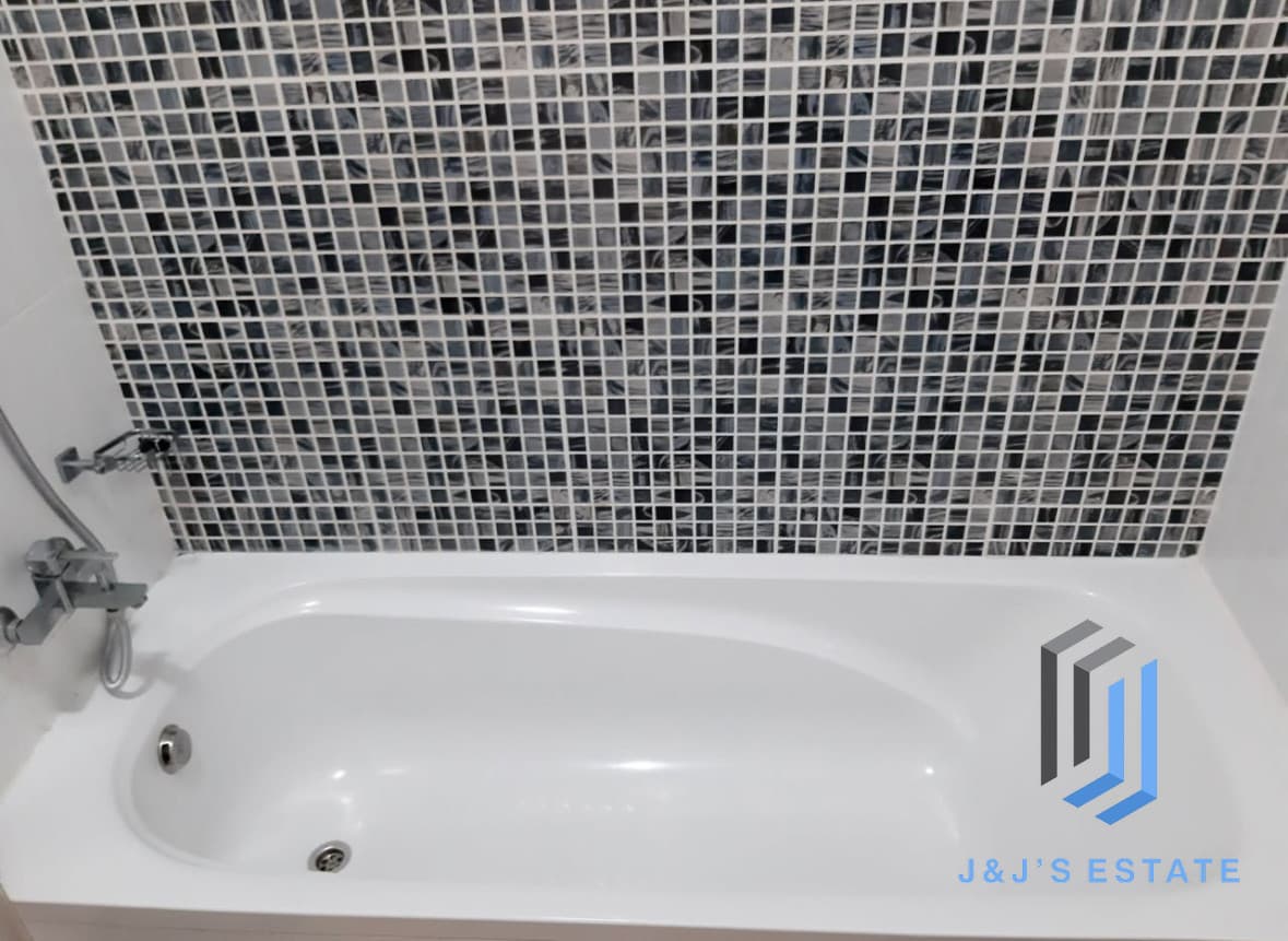 Modern Two Bedroom Apartment in St Julian's · 12