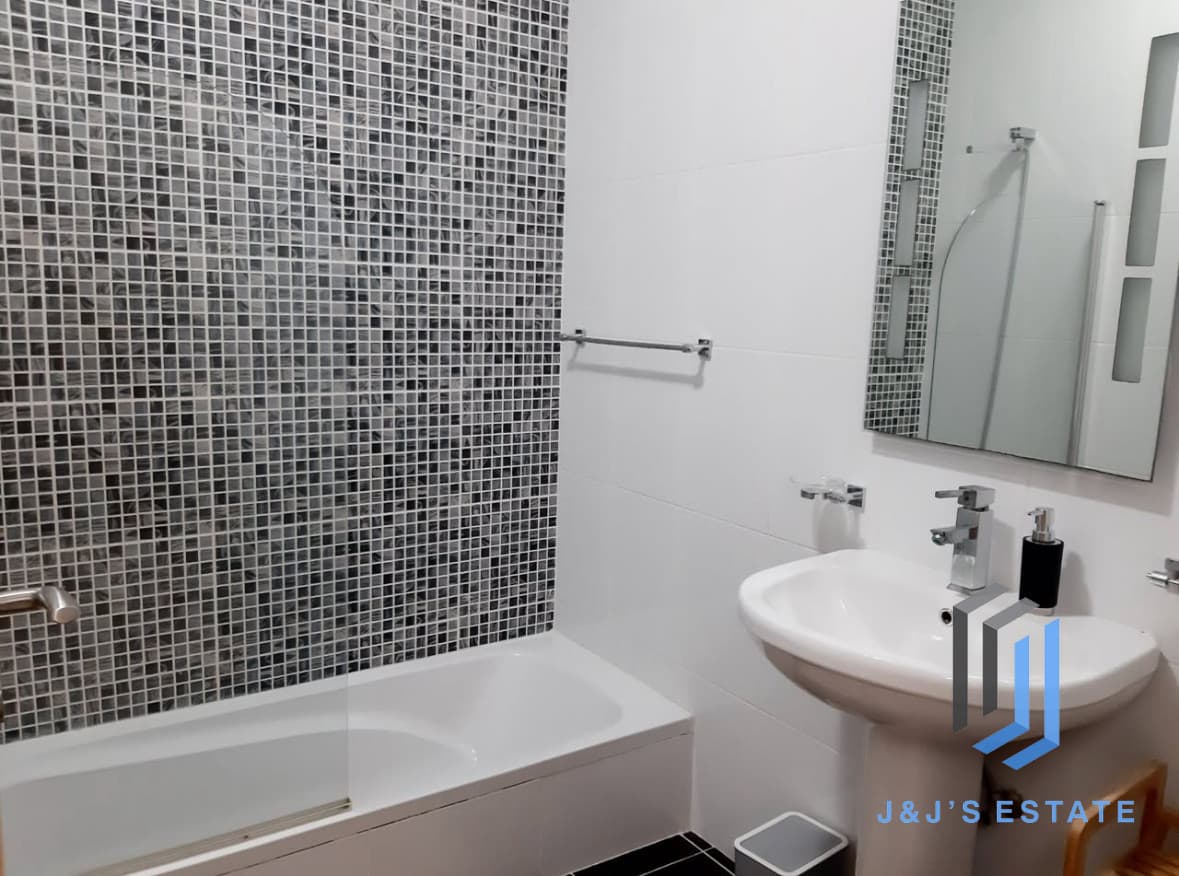 Modern Two Bedroom Apartment in St Julian's · 13