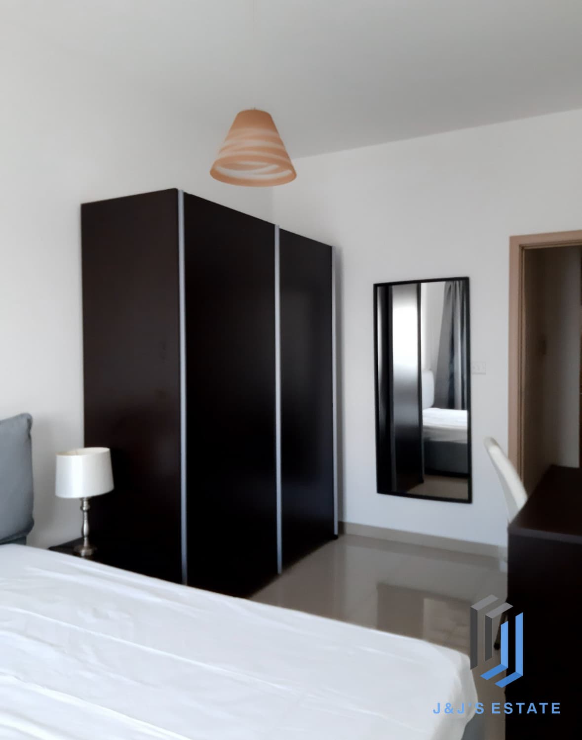 Modern Two Bedroom Apartment in St Julian's · 10