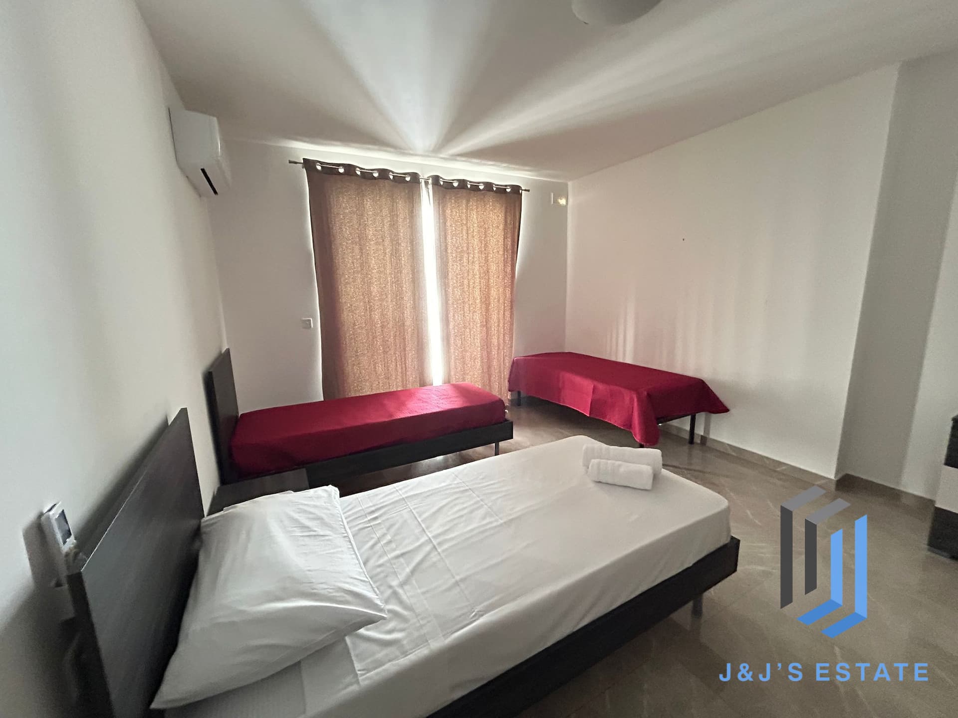 2 Bedroom Maisonette in Swieqi with Terrace · 4
