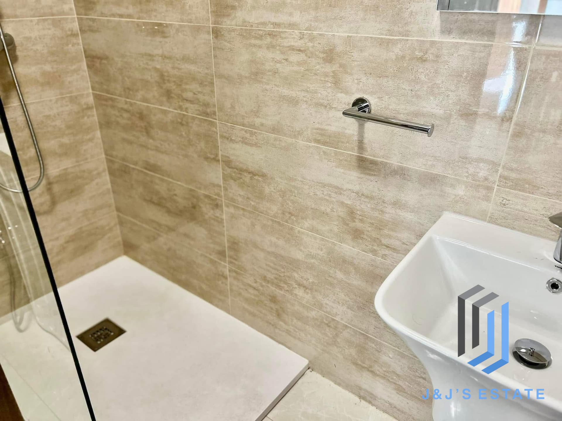 2-Bedroom Apartment in Swieqi · 6