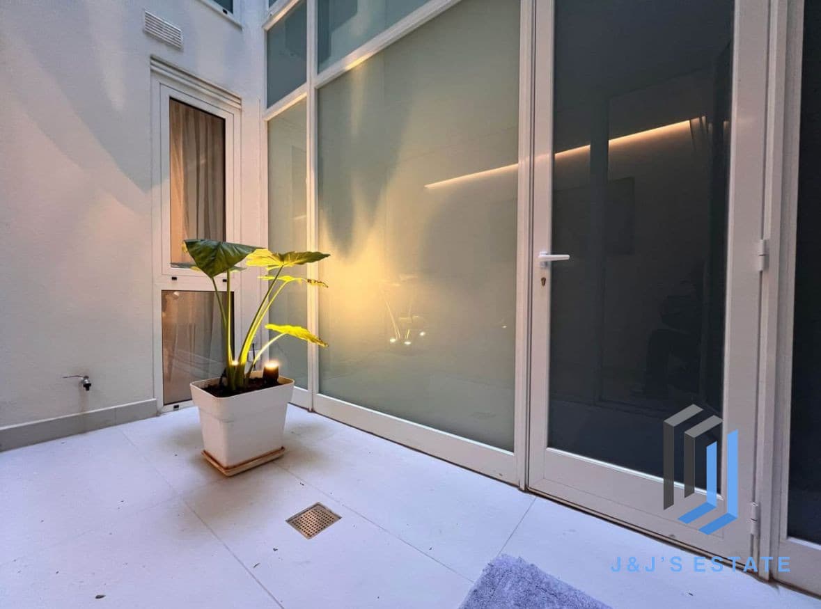 Brand New 2-Bedroom Maisonette · 3