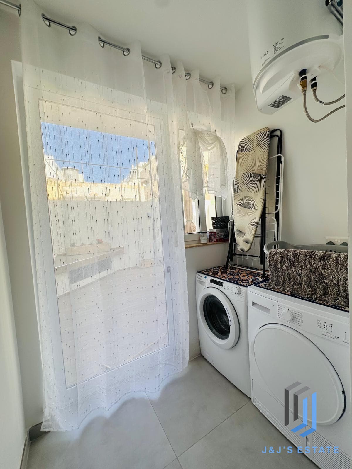3 Bedroom Maisonette with Back Terrace · 19